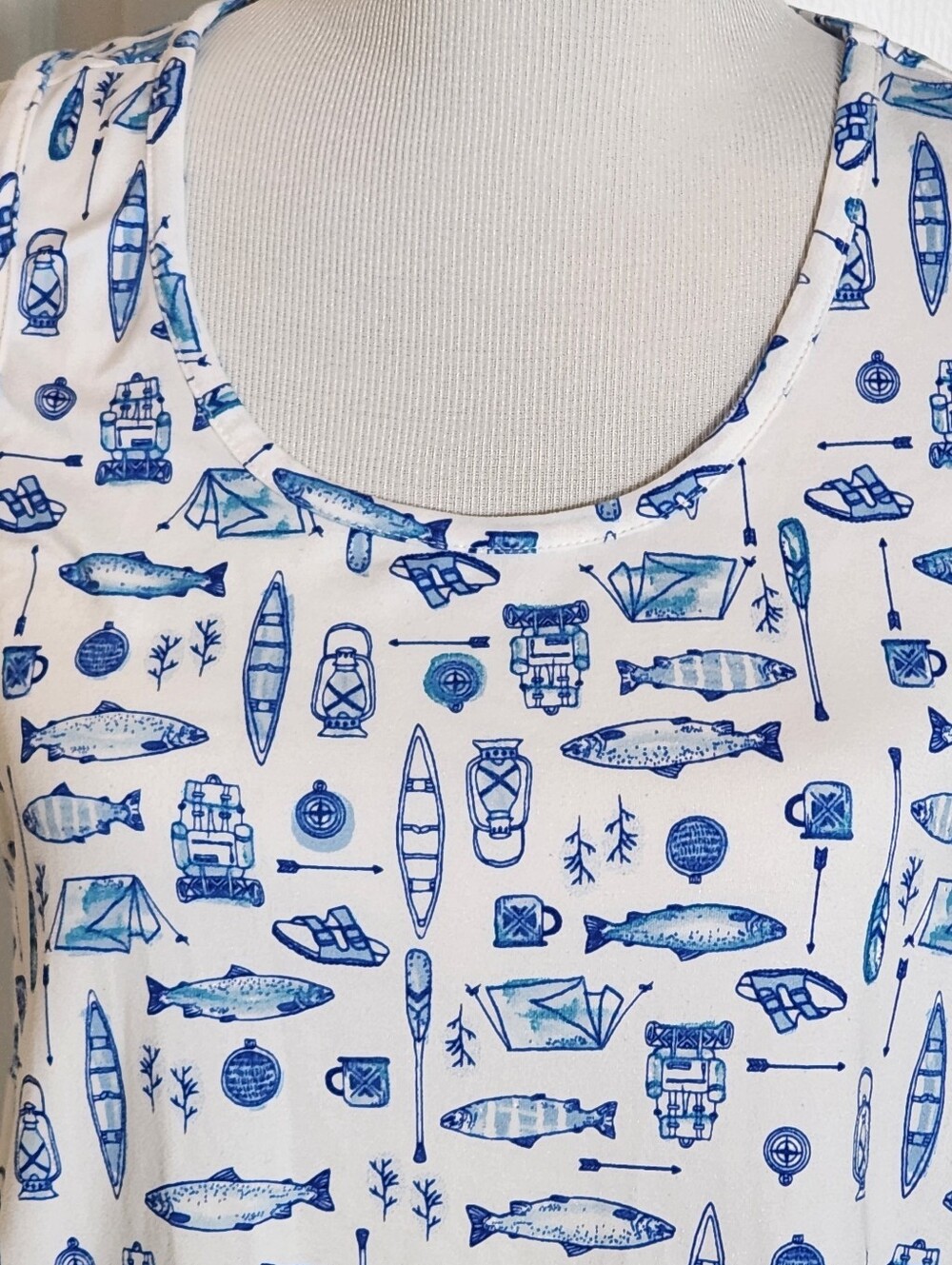 Eddie Bauer Sleepwear Womans Small Tank Top Outdoor Sports Fish Kayak Backpack